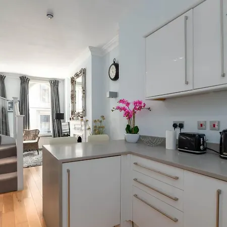Апартаменты Guestready - Stunning Covent Garden 2Br Duplex Лондон Экстерьер фото