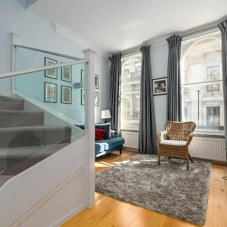 Апартаменты Guestready - Stunning Covent Garden 2Br Duplex Лондон Экстерьер фото